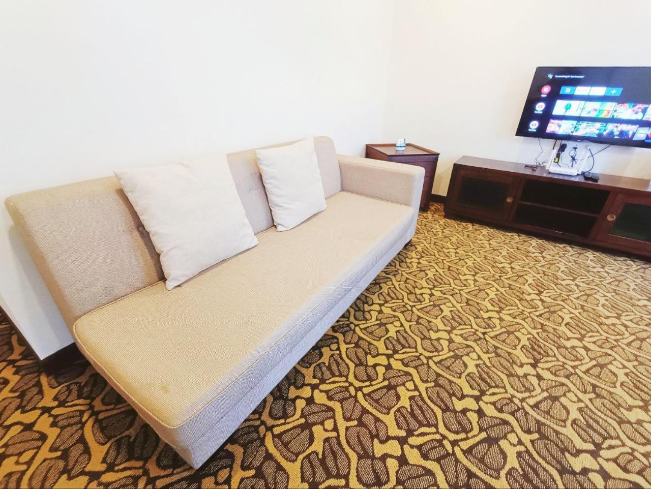 Riviera Private By Jeffery Lam Management Hotel *